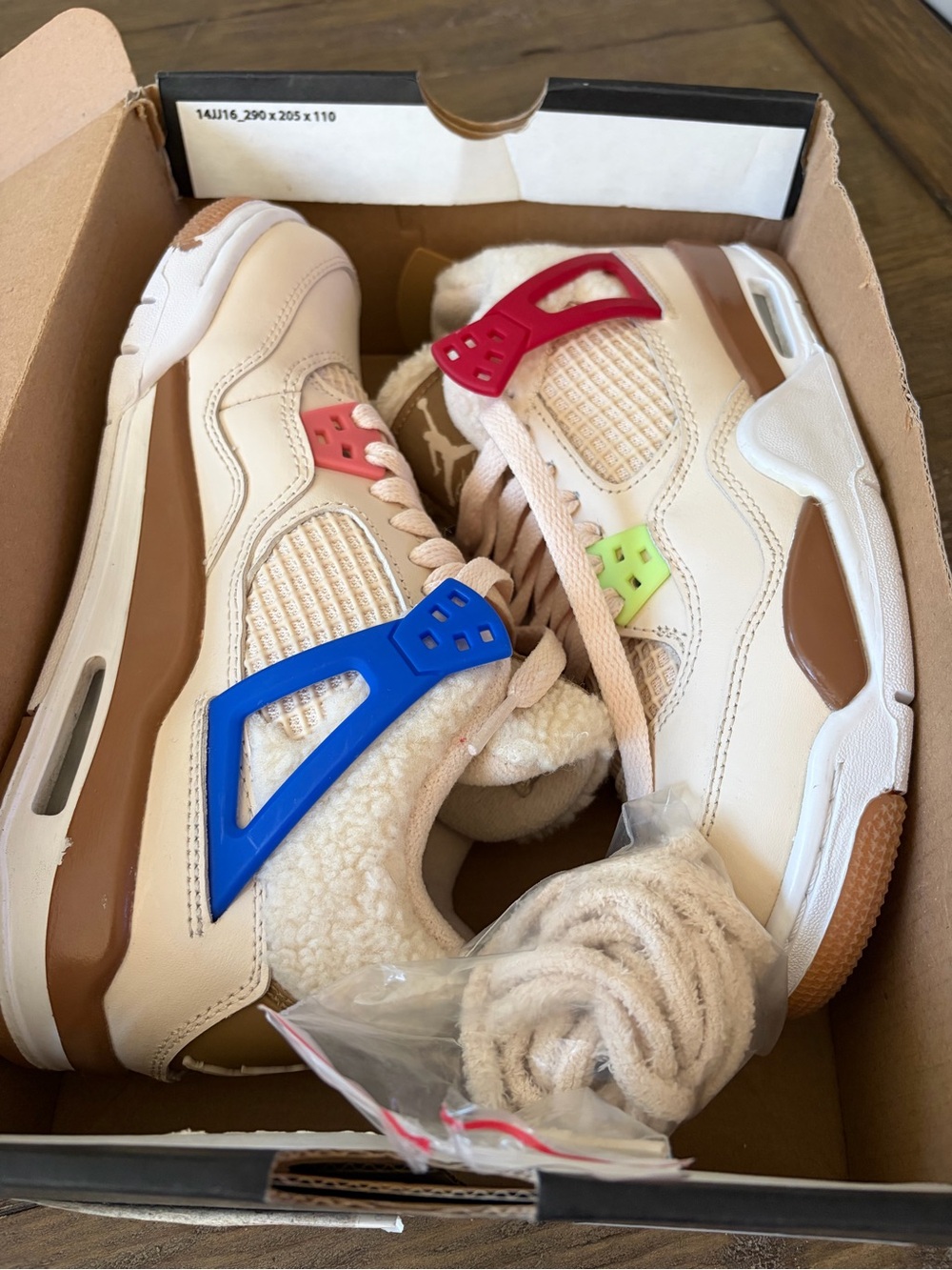 Jordan 4 where the wild things are 4.5Y